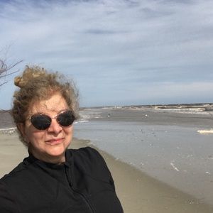 Meet your Posher, Roxanne